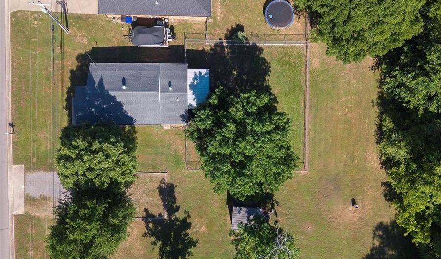 715 Maple Shade, Alma, AR 72921 - 3 Beds, 1 Bath