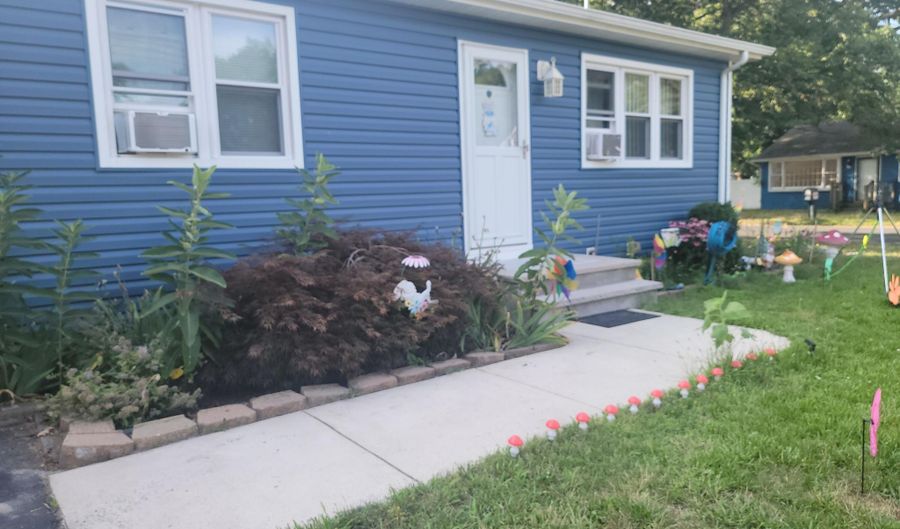 200 Pacific Ave, Beachwood, NJ 08722 - 3 Beds, 2 Bath