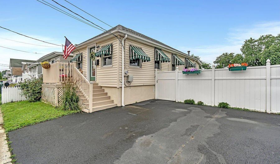 77 Navesink Ave, North Middletown, NJ 07748 - 2 Beds, 2 Bath