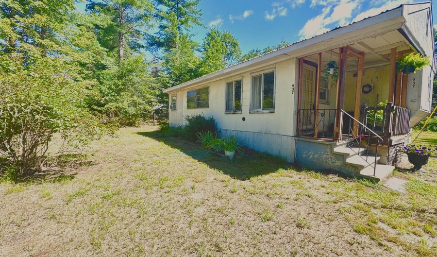 937 Pequawket Trl, Standish, ME 04085 - 2 Beds, 1 Bath