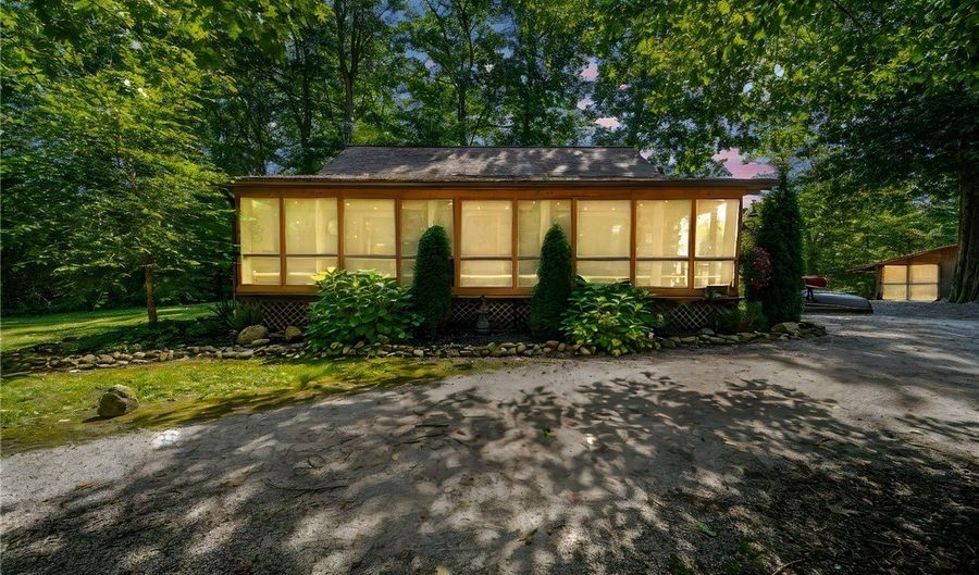 602 E River View Dr, Austinburg, OH 44010 - 2 Beds, 2 Bath