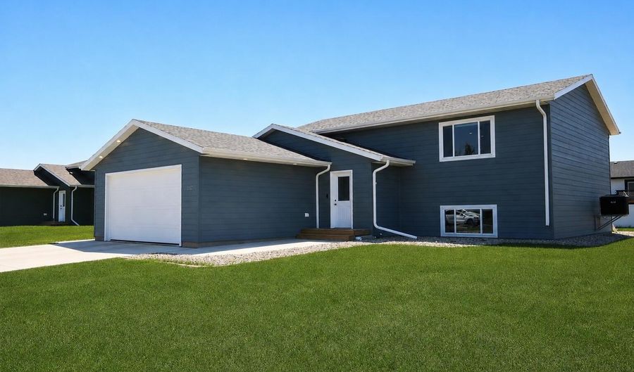 1102 NE 34th Ave, Aberdeen, SD 57401 - 4 Beds, 2 Bath