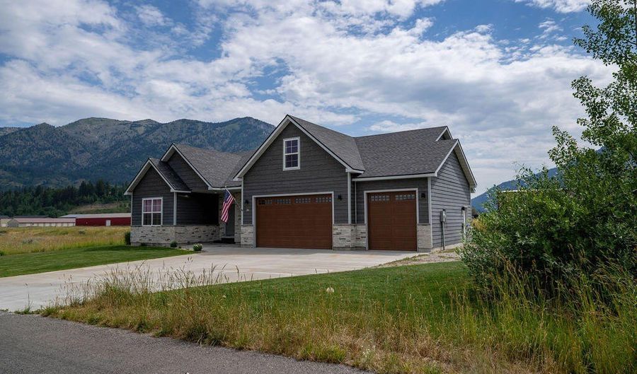 36 COLUMBINE St, Alpine, WY 83128 - 3 Beds, 2 Bath