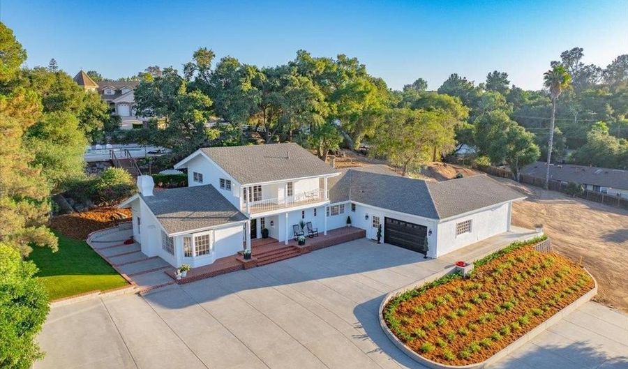 1015 Vereda Callada, Escondido, CA 92029 - 4 Beds, 3 Bath