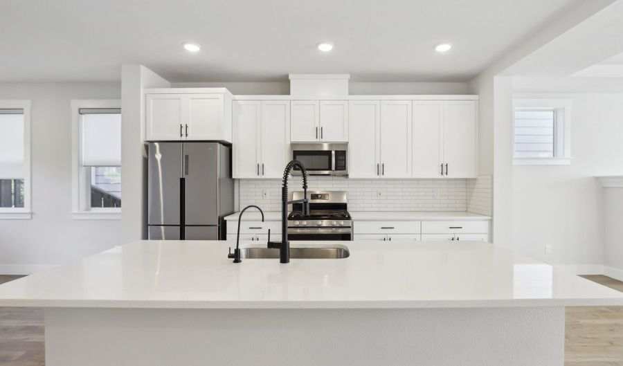 18315 SW SILVERTIP St, Beaverton, OR 97007 - 4 Beds, 3 Bath