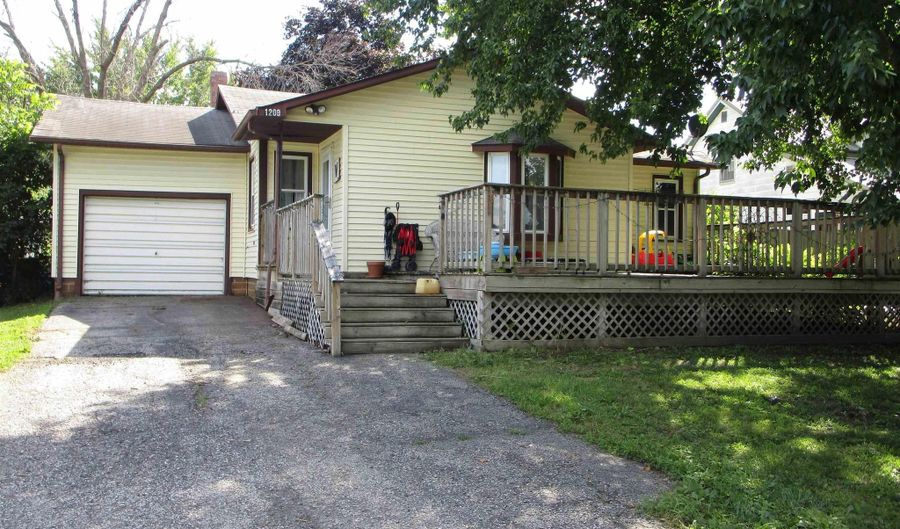 1209 Hardin St, Alden, IA 50006 - 2 Beds, 2 Bath