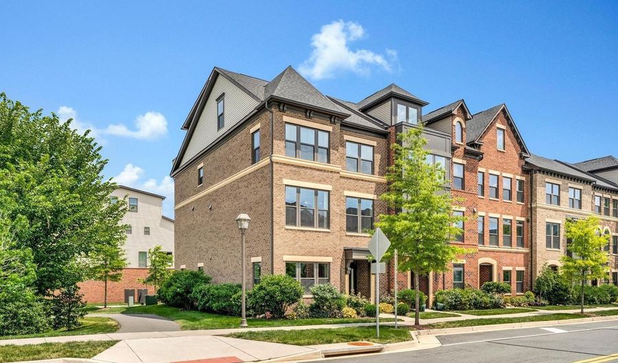 22416 PHILANTHROPIC Dr, Ashburn, VA 20148 - 5 Beds, 5 Bath