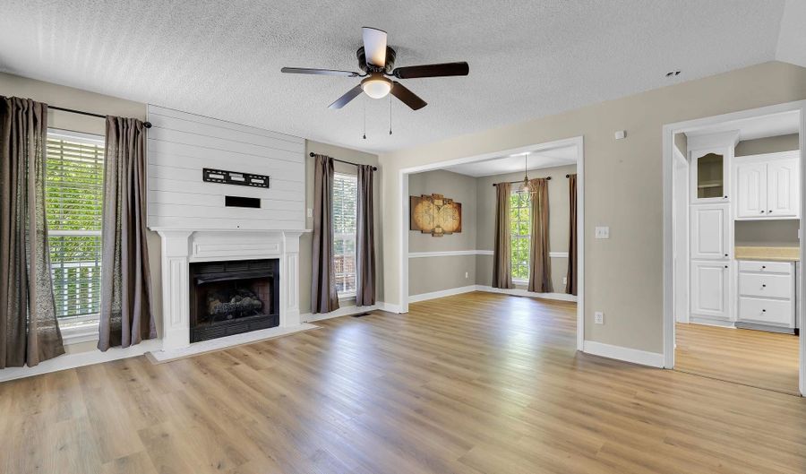 693 Cotton Branch Dr, Boiling Springs, SC 29316 - 3 Beds, 3 Bath