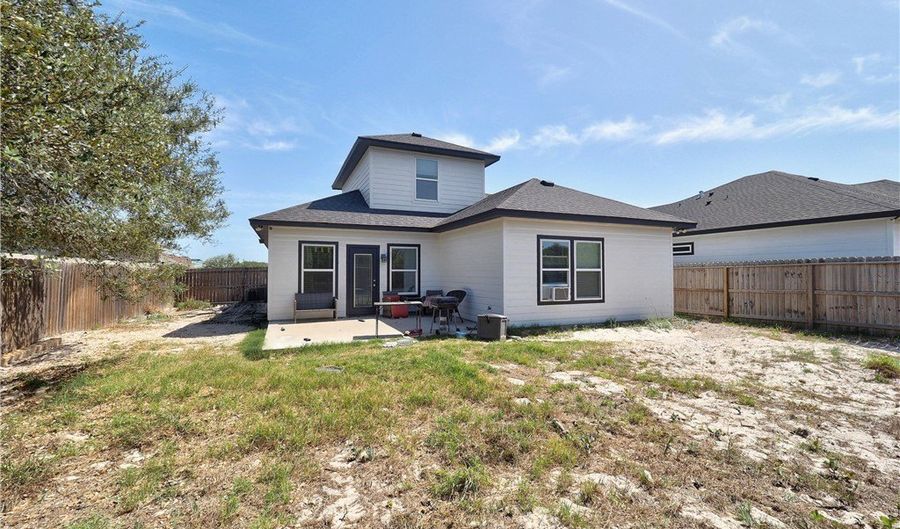2050 Admiral Ln, Aransas Pass, TX 78336 - 4 Beds, 2 Bath