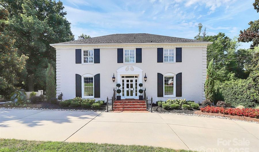 906 Colonial Dr, Albemarle, NC 28001 - 4 Beds, 4 Bath