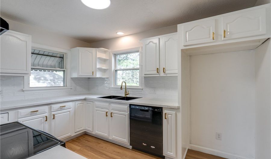 1650 S Liberty Ave, Alliance, OH 44601 - 3 Beds, 1 Bath