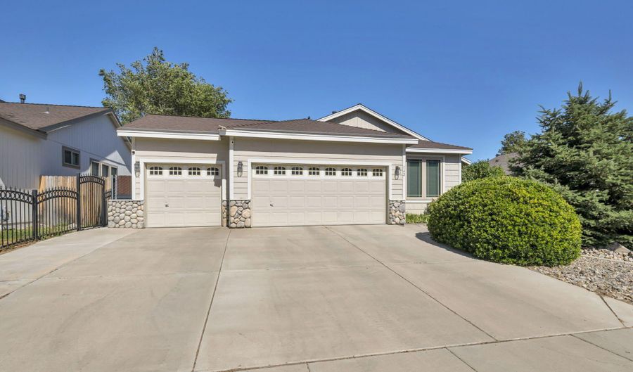 162 Dayton Village Pkwy, Dayton, NV 89403 - 3 Beds, 2 Bath