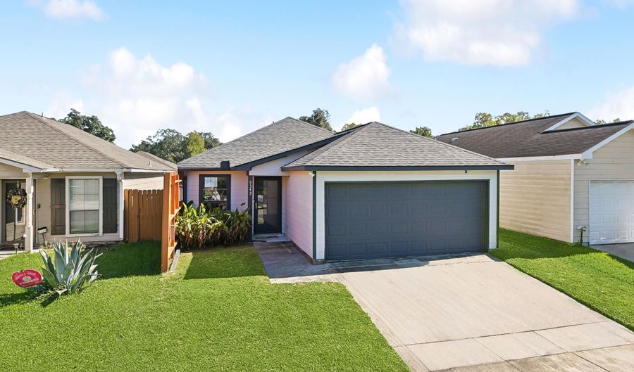 9343 Martinique Dr, Baton Rouge, LA 70810 - 3 Beds, 2 Bath