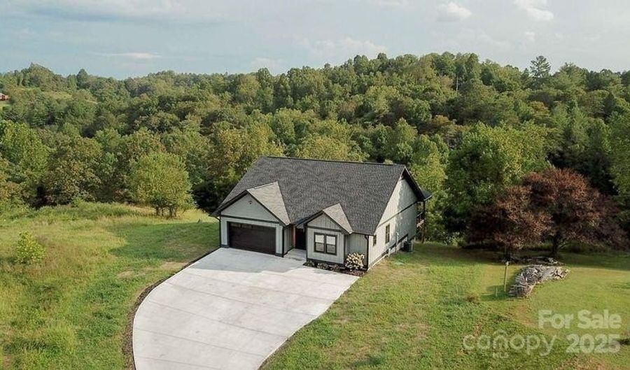 15 Woodchuck Cv, Alexander, NC 28701 - 3 Beds, 3 Bath