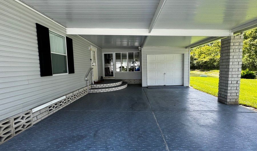 735 GLADIOLA Dr, Auburndale, FL 33823 - 2 Beds, 2 Bath