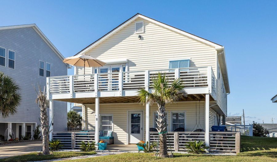 205 Barefoot Ln, Atlantic Beach, NC 28512 - 3 Beds, 3 Bath