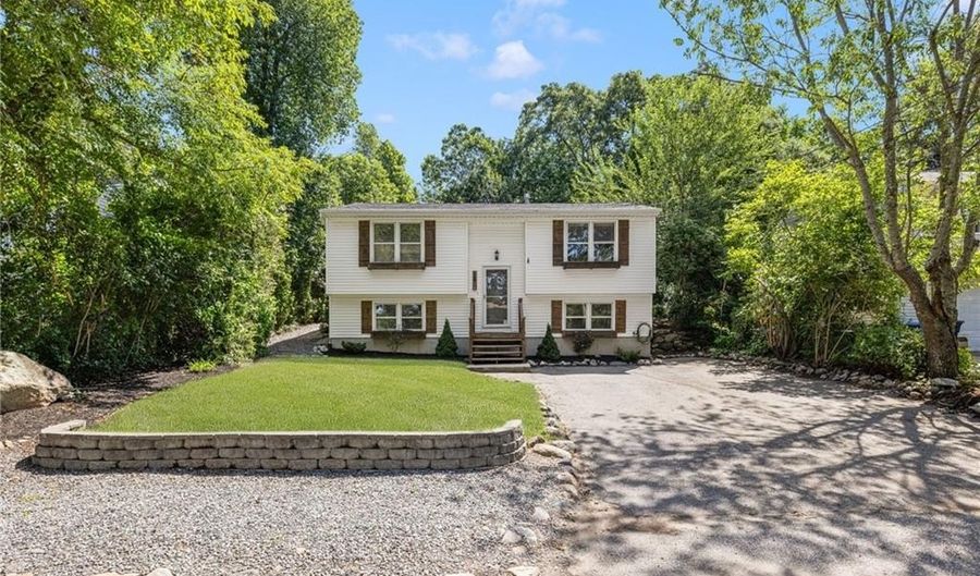 29 Pepper Bush Trl, Narragansett, RI 02874 - 2 Beds, 1 Bath