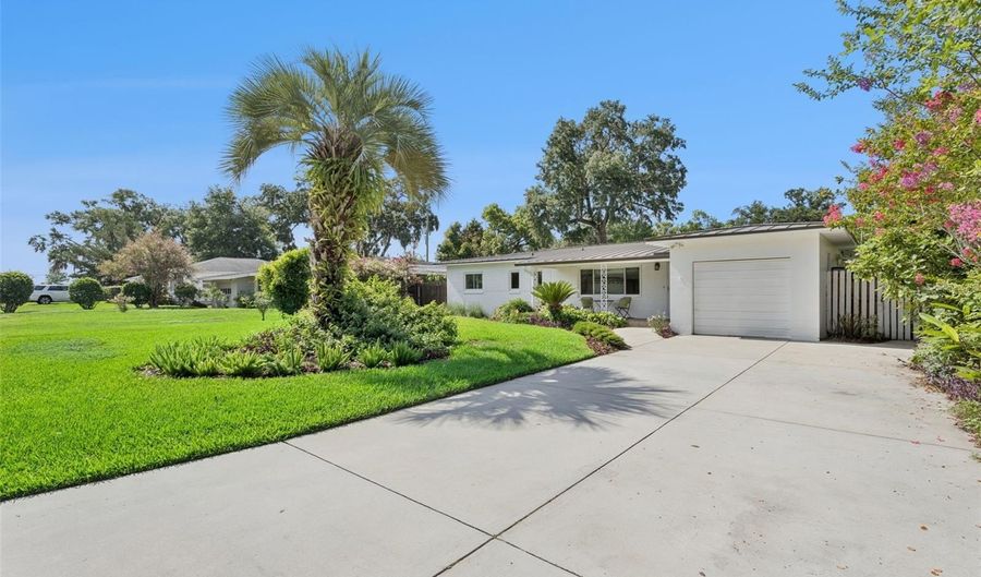 1010 N PALM Ave, Orlando, FL 32804 - 3 Beds, 2 Bath