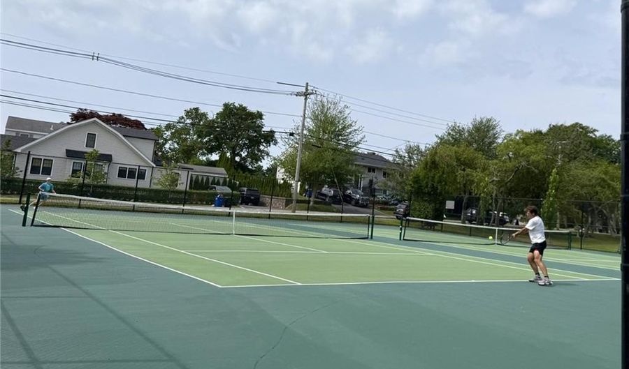 70 Carroll Ave 307, Newport, RI 02840 - 2 Beds, 1 Bath