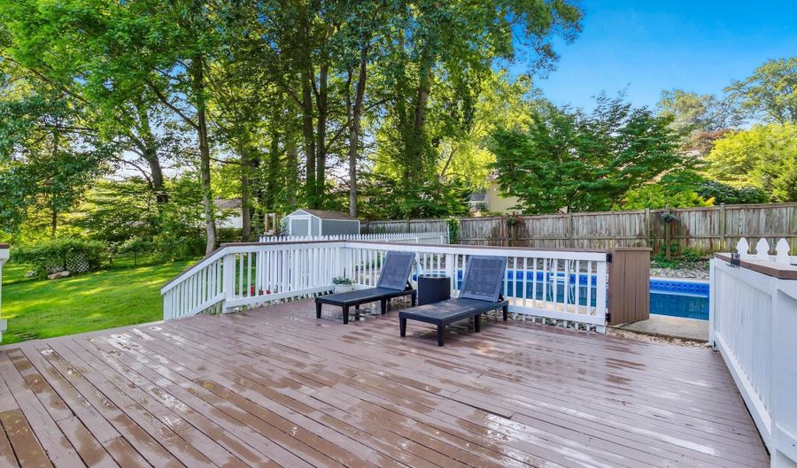 14303 MERTON Ct, Rockville, MD 20853 - 5 Beds, 3 Bath