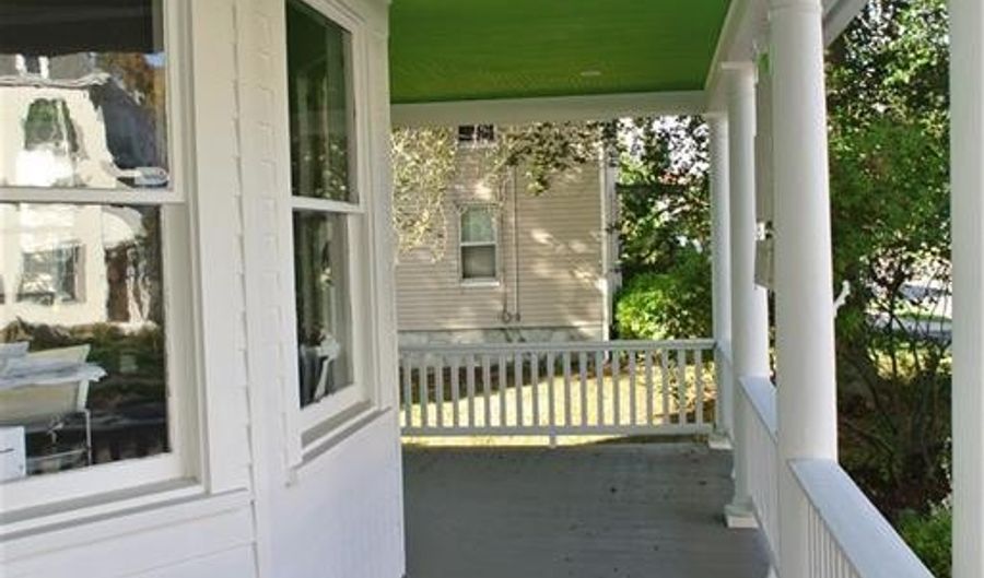 47 Cherry St Upstairs, Milford, CT 06460 - 2 Beds, 2 Bath
