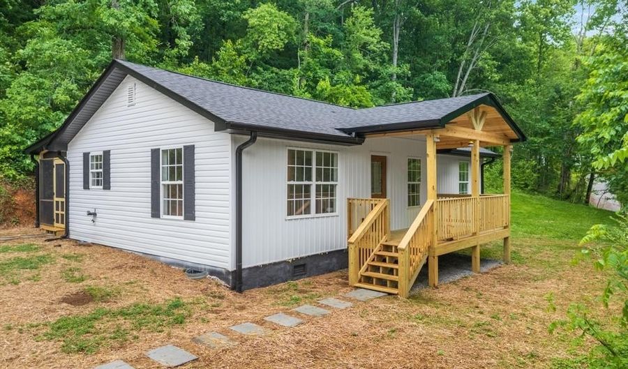5109 Howardsville Rd, Apison, TN 37302 - 2 Beds, 1 Bath