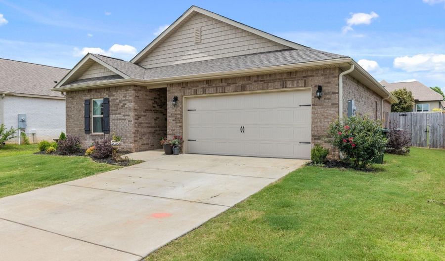 14317 Leadenhall Ln, Athens, AL 35613 - 3 Beds, 2 Bath