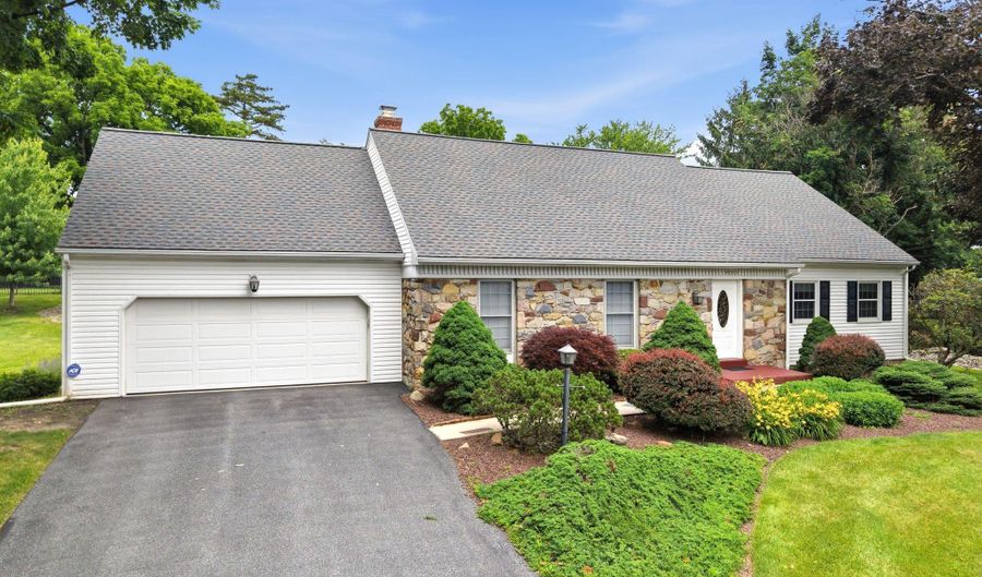 4053 WEDGEWOOD Rd, Allentown, PA 18104 - 4 Beds, 3 Bath