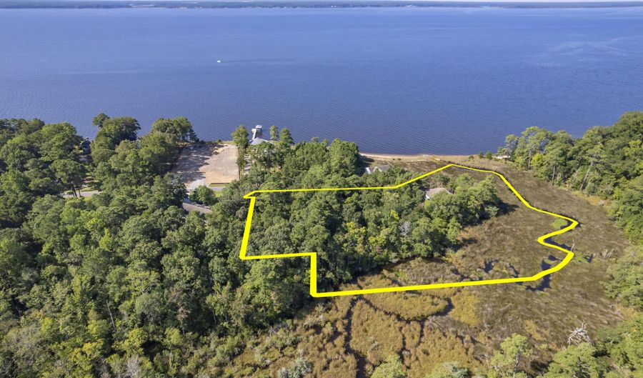 452 Indian Bluff Dr, Arapahoe, NC 28510 - 2 Beds, 2 Bath
