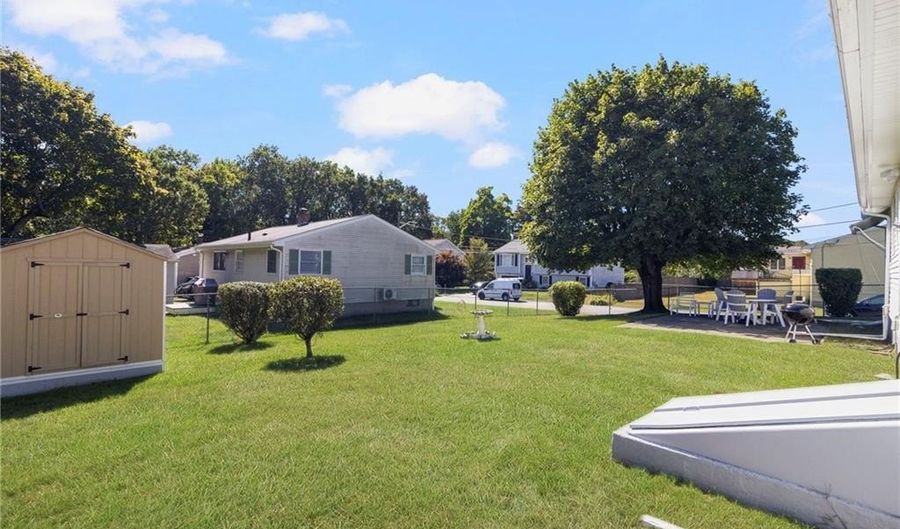 59 Alexander St, North Providence, RI 02904 - 2 Beds, 1 Bath