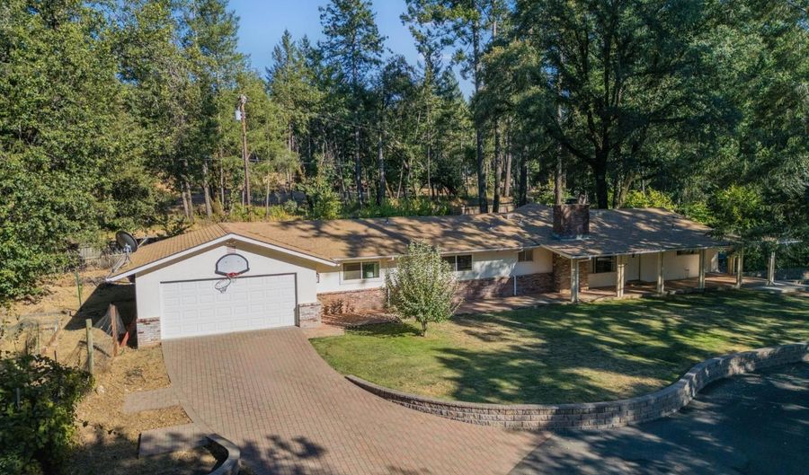 1050 White Cottage Rd N, Angwin, CA 94508 - 3 Beds, 3 Bath