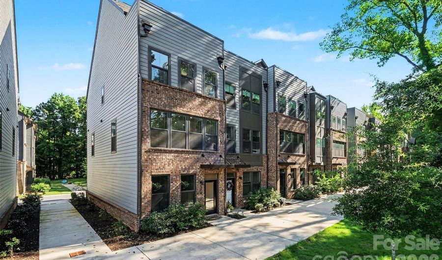 300 Twinflower Ln, Charlotte, NC 28205 - 3 Beds, 4 Bath