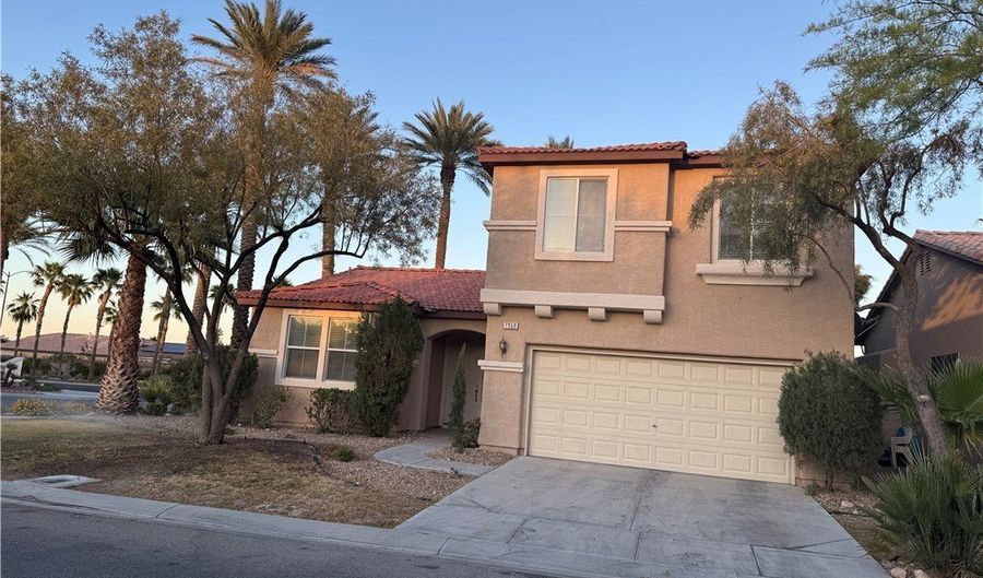 7956 Mohican Canyon St, Las Vegas, NV 89113 - 4 Beds, 3 Bath