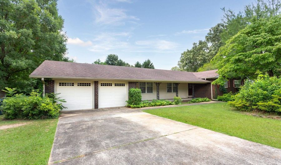 3916 LEE Dr, Anniston, AL 36207 - 3 Beds, 2 Bath