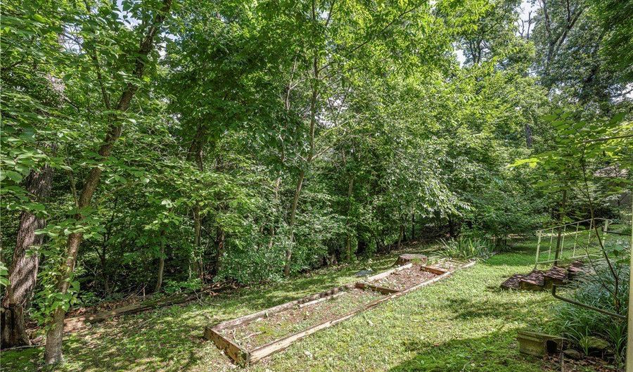 35 Fenchurch Dr, Bella Vista, AR 72715 - 2 Beds, 2 Bath