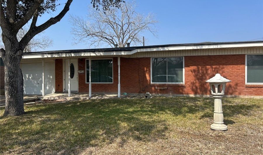 1005 Loma St, Alice, TX 78332 - 3 Beds, 1 Bath