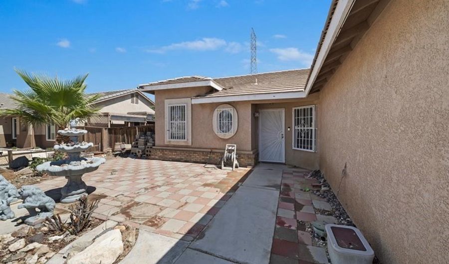 11136 Rosedale, Adelanto, CA 92301 - 4 Beds, 2 Bath