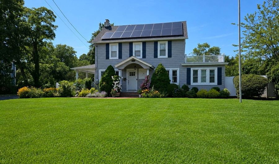 9 Ocean Ave, Amityville, NY 11701 - 4 Beds, 3 Bath