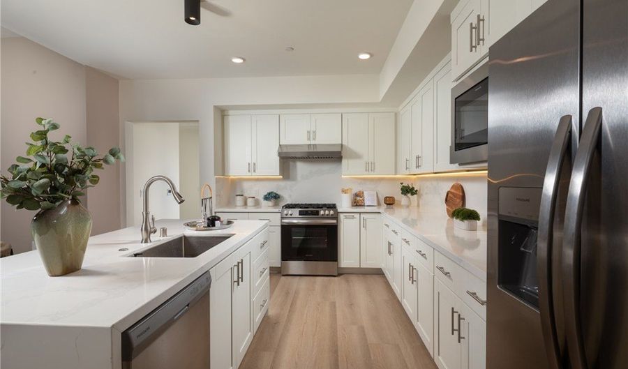 123 S Chapel 308, Alhambra, CA 91801 - 2 Beds, 2 Bath