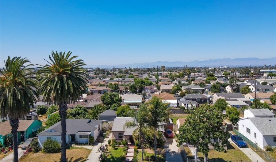 2225 W 153rd St, Compton, CA 90220 - 3 Beds, 2 Bath