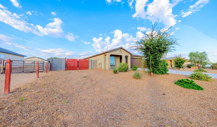 12245 W DELWOOD Dr, Arizona City, AZ 85123 - 3 Beds, 2 Bath
