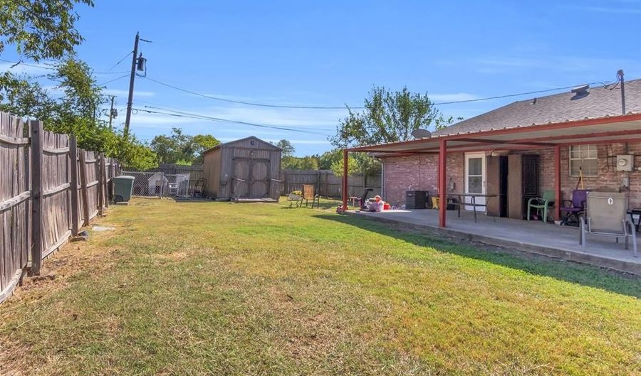 129 Liesa St, Alvarado, TX 76009 - 3 Beds, 2 Bath