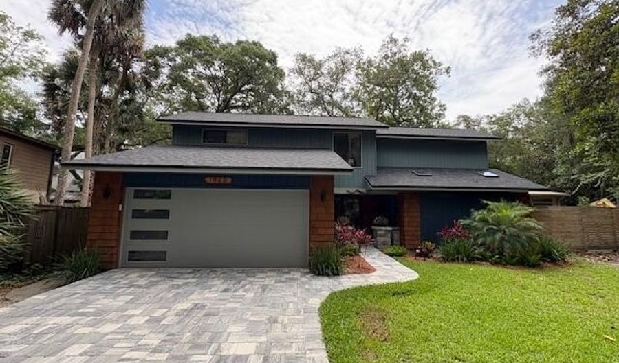 1825 HICKORY Ln, Atlantic Beach, FL 32233 - 4 Beds, 3 Bath