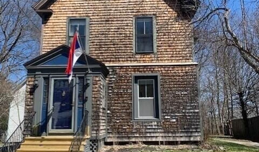 113 Leighton St, Bangor, ME 04401 - 3 Beds, 3 Bath