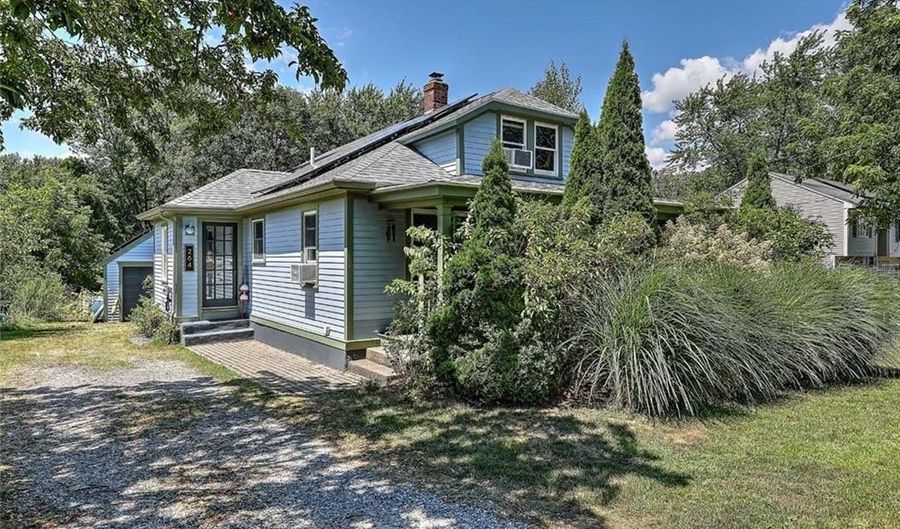 264 Sowams Rd, Barrington, RI 02806 - 2 Beds, 2 Bath
