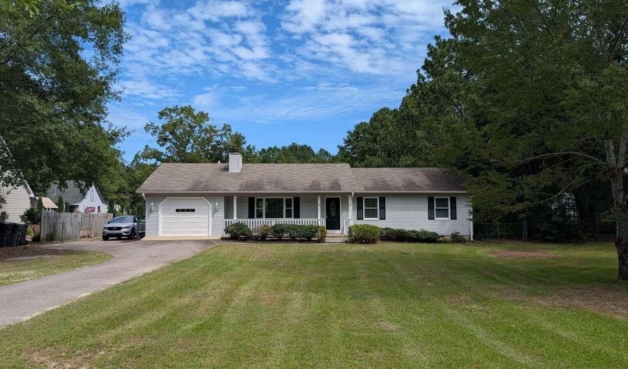 1406 Eastview Dr, Aberdeen, NC 28315 - 3 Beds, 2 Bath