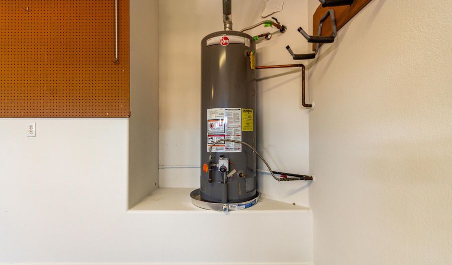 135 N 119TH Dr, Avondale, AZ 85323 - 4 Beds, 3 Bath