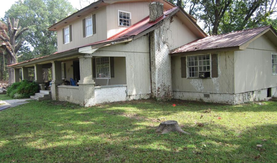 136 N Guyton Blvd, Blue Mountain, MS 38610 - 5 Beds, 2 Bath