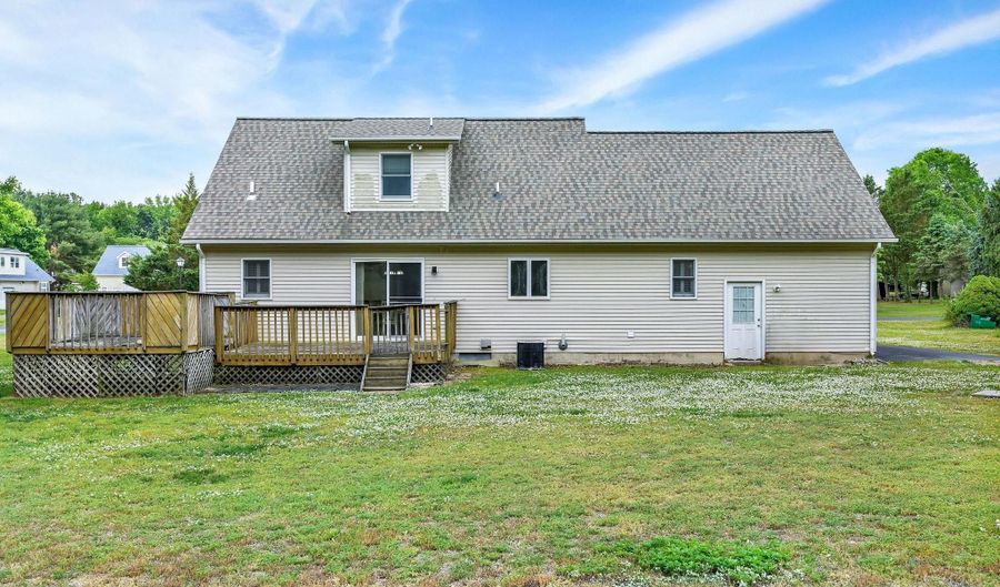 13 SPRINGWOOD Dr, Dover, DE 19904 - 3 Beds, 3 Bath