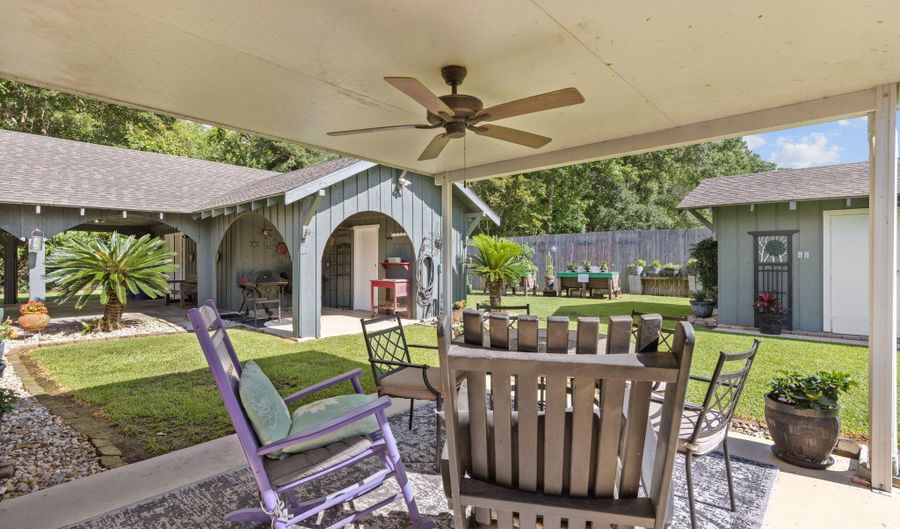 1212 Eaton Dr, Abbeville, LA 70510 - 3 Beds, 2 Bath